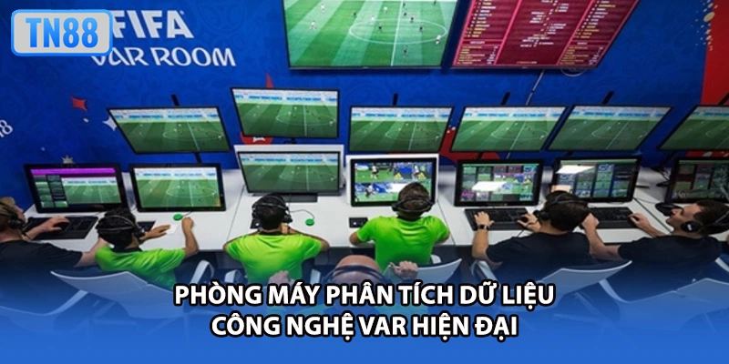 Phòng máy phân tích dữ liệu công nghệ VAR hiện đại